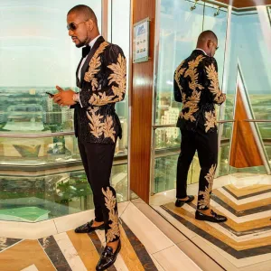 Black Men Suits With Embroidery Beaded Two Pieces Peacked Lapel Designer Blazers Wedding Tuxedos Gold Mens Jacket and Pants