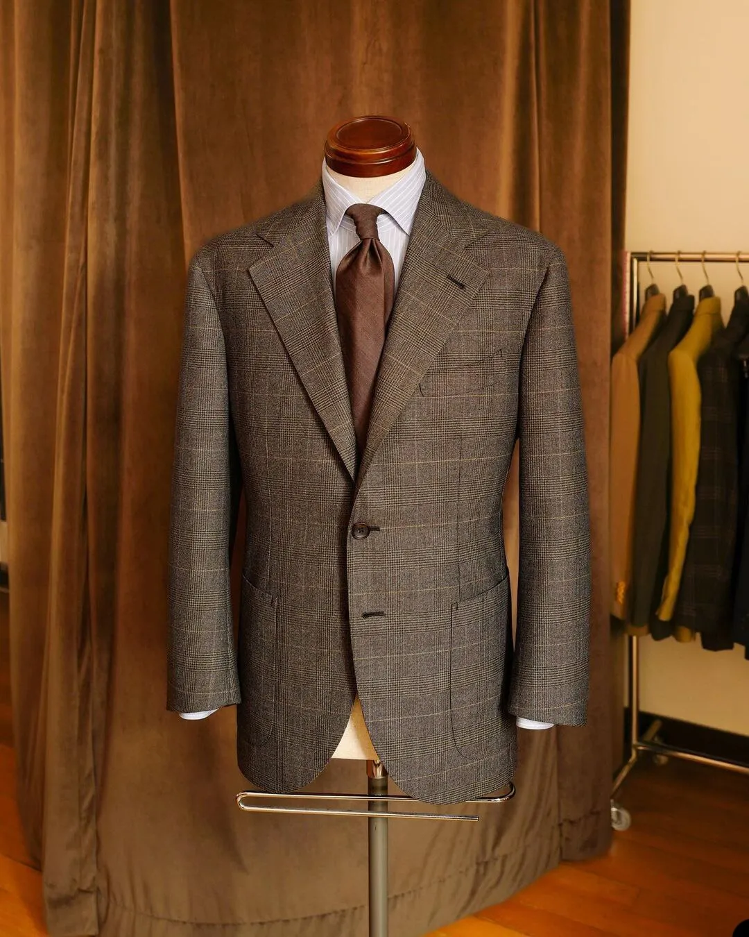 xiangtuibao Brown Men Suit 3 Pieces Business Blazer Vest Pants Single Breasted Plaid Stripes Wedding Formal Work Wear Party Causal Tailored